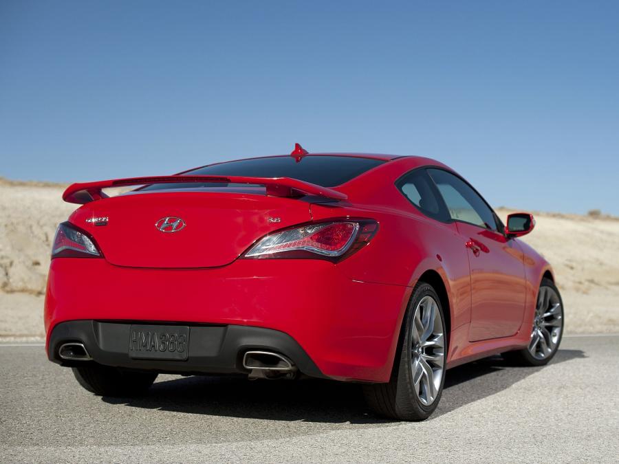  Hyundai Genesis Coupe 2012 года  (US) (фото 15 из 15)